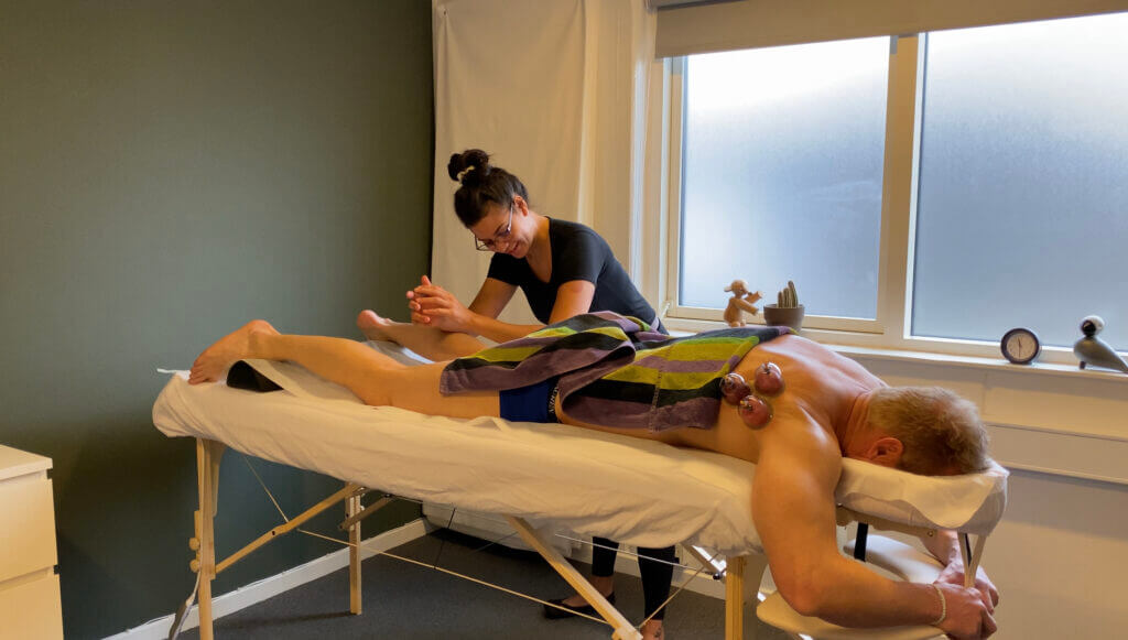 Sportsmassage, cupping og oliemassage i Randers - Karina Ilsø fra Massage Studio